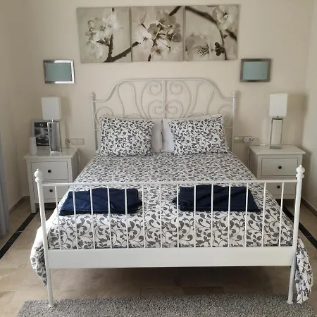 Luxury 3bed With Heated Private Pool, Full Sky And Free Wifi *