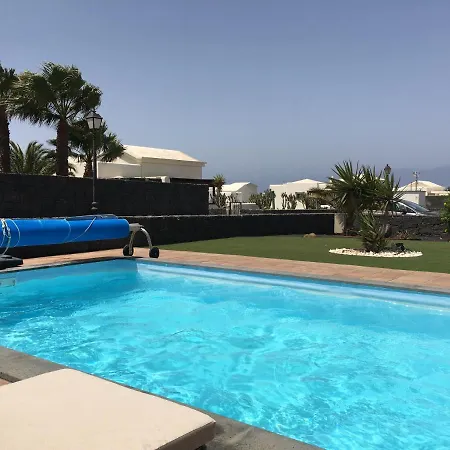 Luxury 3bed With Heated Private Pool, Full Sky And Free Wifi Villa Playa Blanca (Lanzarote)